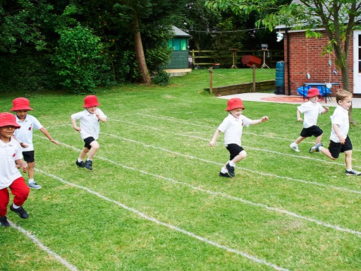 sports-day-walton-pre-prep-milton-keynes-512x384